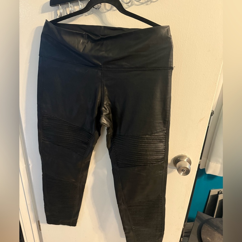 7 FOR ALL MANKIND Black Faux Leather Leggings XL